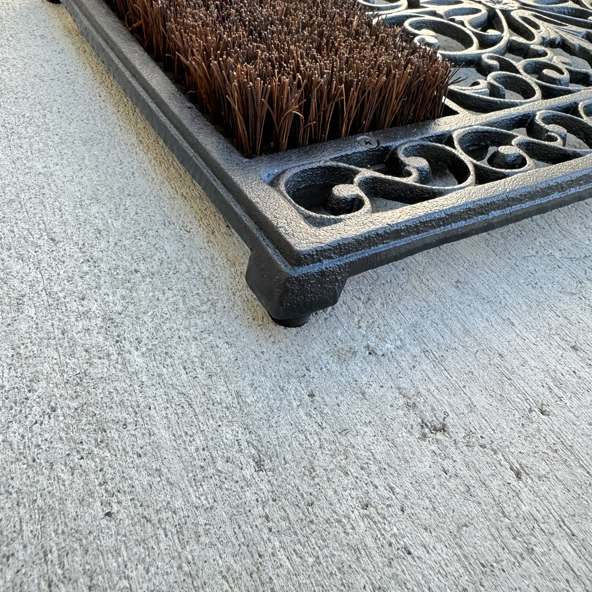 Heavy Duty Cast Iron Doormat - 58CM\u002F22.8IN. Large Rectangle Front Door Mat - Non-Slip Outside Mat Shoe Scraper - Decorative Entrance Mats For Home Garden Patio, Withstand Any Outdoor Weather, No Assembly Required.